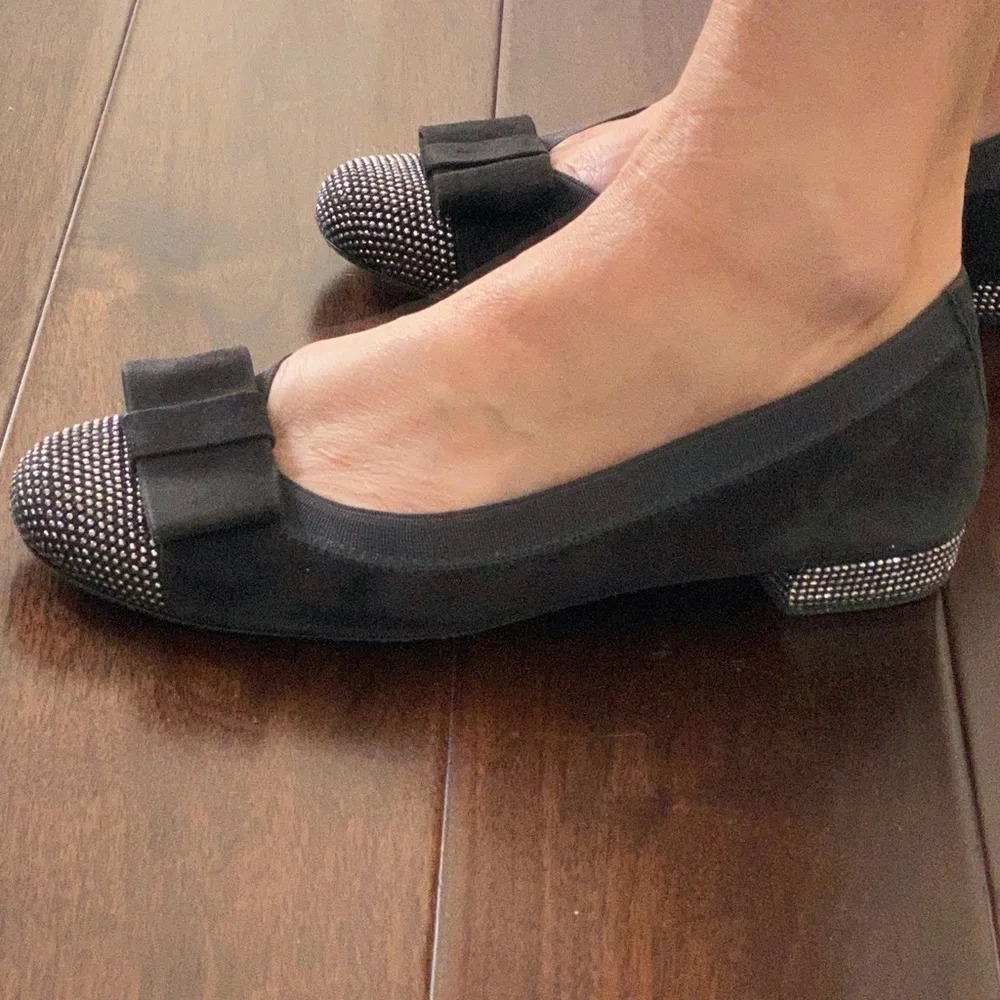 Stuart Weitzman Cabot Suede Studded Cup Bow Flats - 6-1/2 - Picture 2 of 10